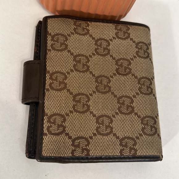 Gucci man’s wallet in decent condition used but still good - Picture 5 of 14